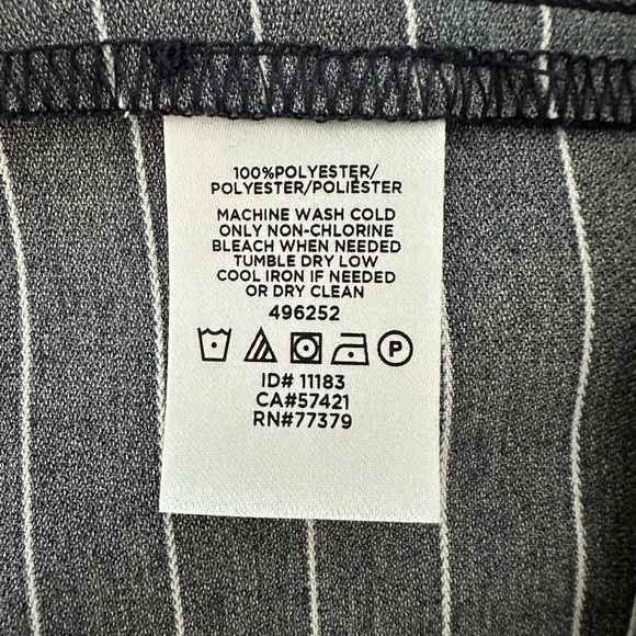 NWT Ann Taylor Striped V-Neck Peplum Blouse - Size 2 - Picture 4 of 4